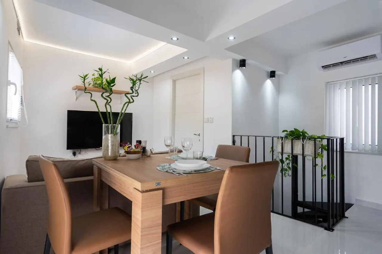 The Shoebox -Stylish & Cosy House Cospicua 0*,