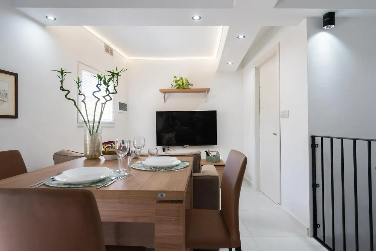 The Shoebox -Stylish & Cosy House Cospicua