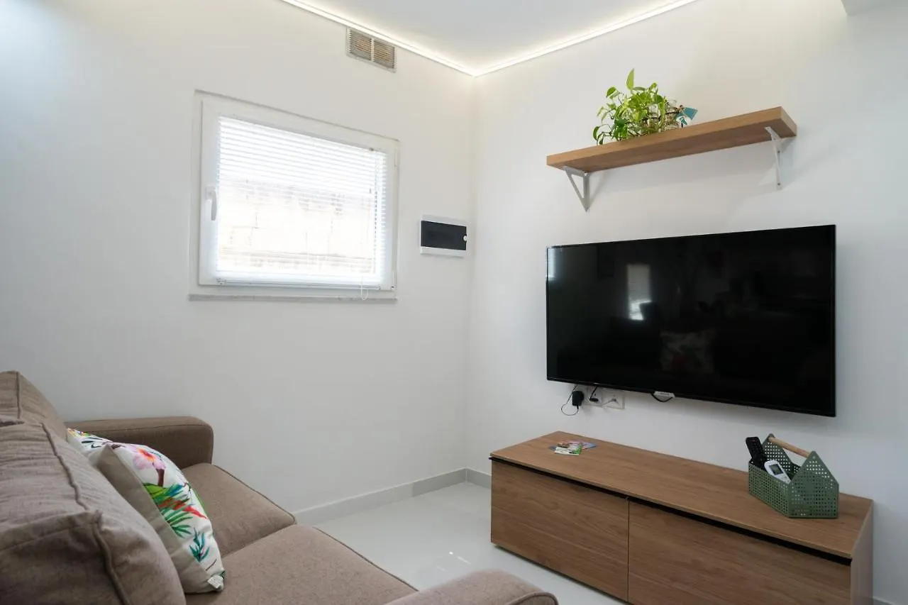 The Shoebox -Stylish & Cosy House Cospicua