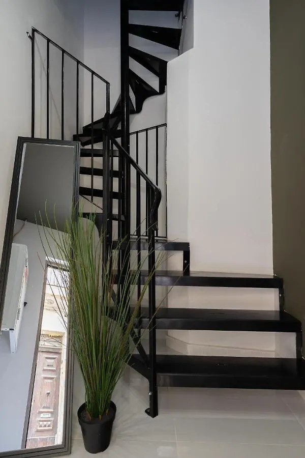 The Shoebox -Stylish & Cosy House Cospicua Malta